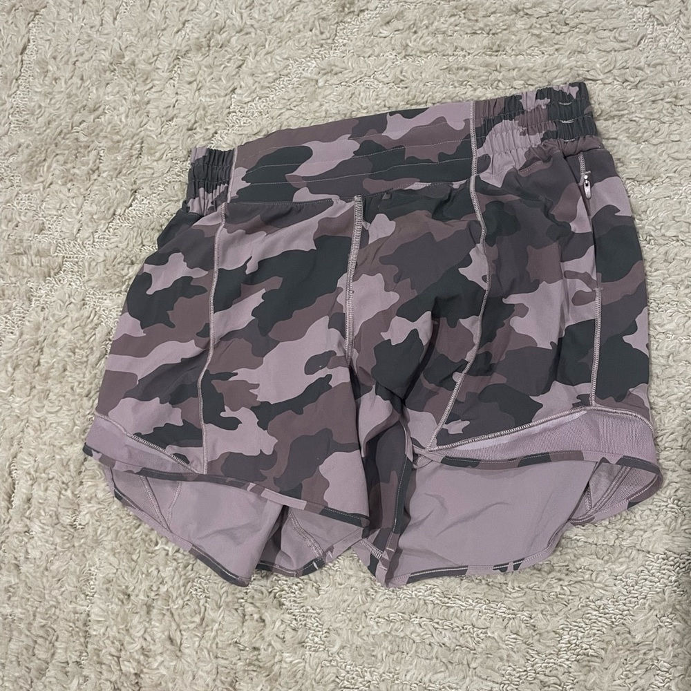 lululemon athletica Camo Hotty Hot high rise size 6 - Pink and Black